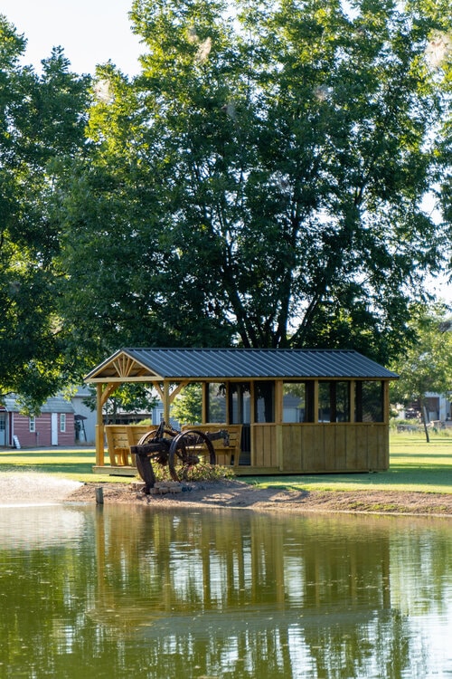 10x20x7 Lakeside Screen Room